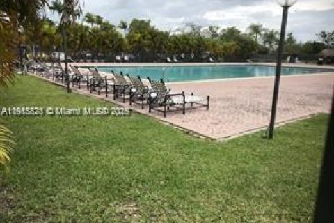 Condo in Miami, Florida, 3 bedrooms  № 1968503 - photo 12