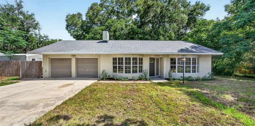 Villa ou maison à Umatilla, Floride 2 chambres, 149.29 m2 № 2273245