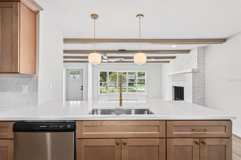 Villa ou maison à vendre à Umatilla, Floride: 2 chambres, 149.29 m2 № 2273245 - photo 4