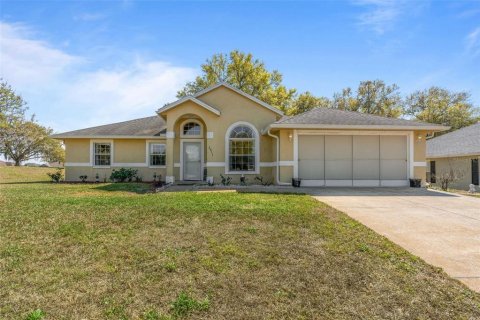 House in Eustis, Florida 3 bedrooms, 146.97 sq.m. № 1581014 - photo 1