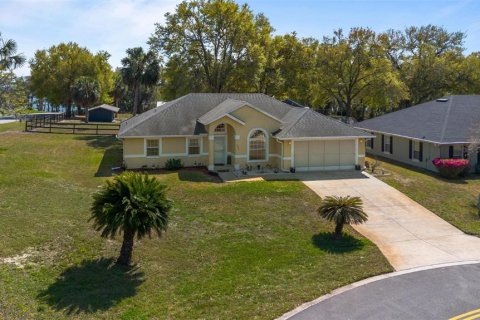 House in Eustis, Florida 3 bedrooms, 146.97 sq.m. № 1581014 - photo 2