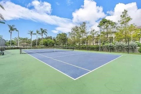 Condo in Coconut Creek, Florida, 1 bedroom № 1985155 - photo 13