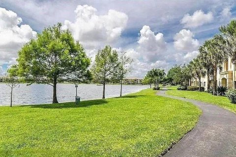 Condo in Coconut Creek, Florida, 1 bedroom № 1985155 - photo 2