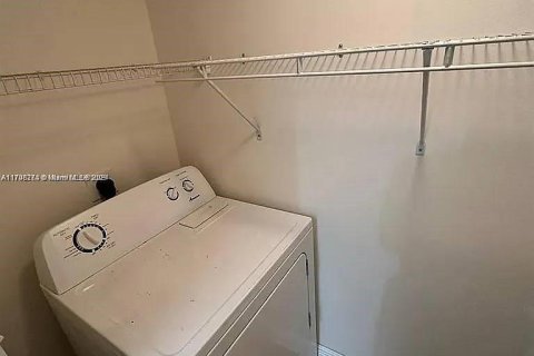 Condo in Coconut Creek, Florida, 1 bedroom № 1985155 - photo 11