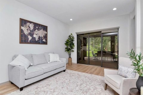 House in Tampa, Florida 5 bedrooms, 320.05 sq.m. № 1837508 - photo 10