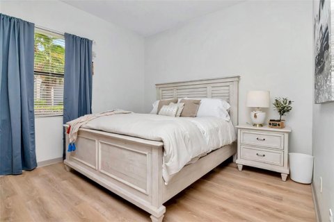 House in Tampa, Florida 5 bedrooms, 320.05 sq.m. № 1837508 - photo 29