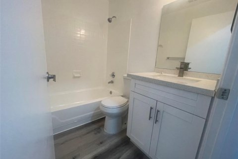 Condo in Coral Springs, Florida, 2 bedrooms  № 2083460 - photo 14