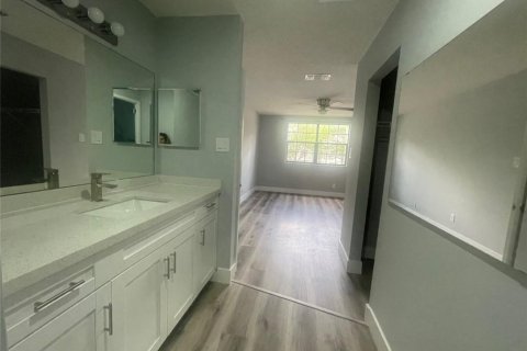 Condo in Coral Springs, Florida, 2 bedrooms  № 2083460 - photo 21