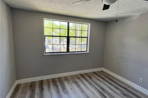 Condo in Coral Springs, Florida, 2 bedrooms  № 2083460 - photo 12