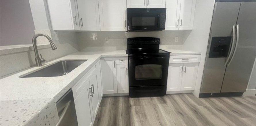 Condo in Coral Springs, Florida, 2 bedrooms  № 2083460