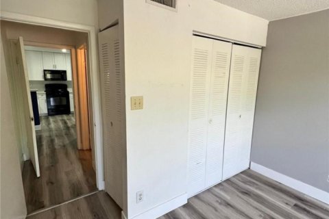 Condo in Coral Springs, Florida, 2 bedrooms  № 2083460 - photo 10