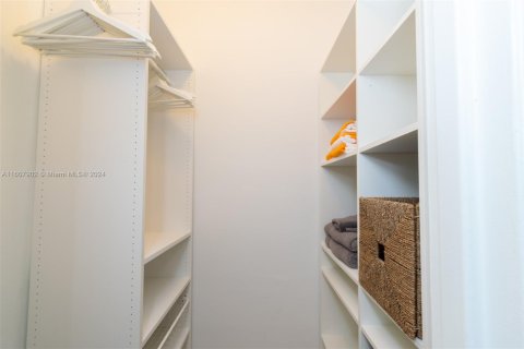 Condo in Hollywood, Florida, 2 bedrooms  № 1694564 - photo 20