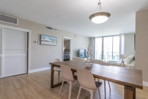 Condo in Hollywood, Florida, 2 bedrooms  № 1694564 - photo 5