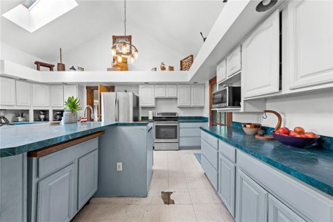 Casa en venta en Kissimmee, Florida, 4 dormitorios, 386.1 m2 № 1916001 - foto 15