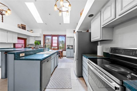 Casa en venta en Kissimmee, Florida, 4 dormitorios, 386.1 m2 № 1916001 - foto 18