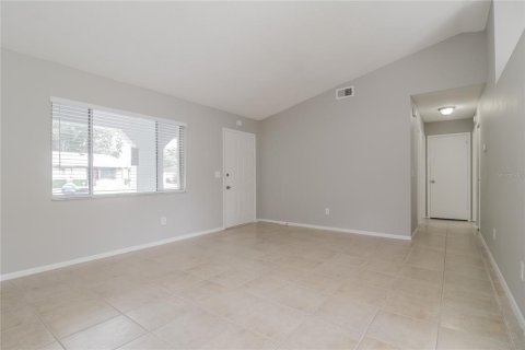 Casa en alquiler en Orlando, Florida, 4 dormitorios, 122.91 m2 № 1873221 - foto 3