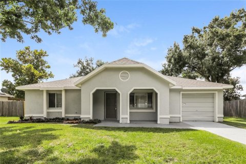 Casa en alquiler en Orlando, Florida, 4 dormitorios, 122.91 m2 № 1873221 - foto 1