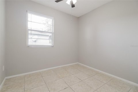 Casa en alquiler en Orlando, Florida, 4 dormitorios, 122.91 m2 № 1873221 - foto 11
