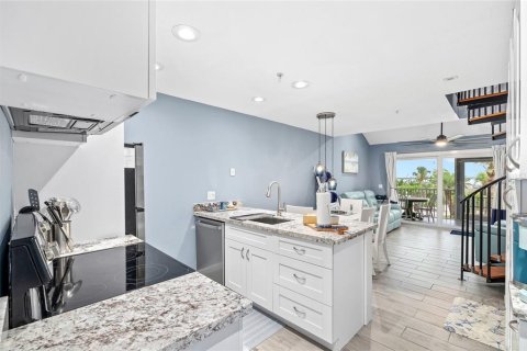 Condo in Placida, Florida, 2 bedrooms  № 1883481 - photo 7