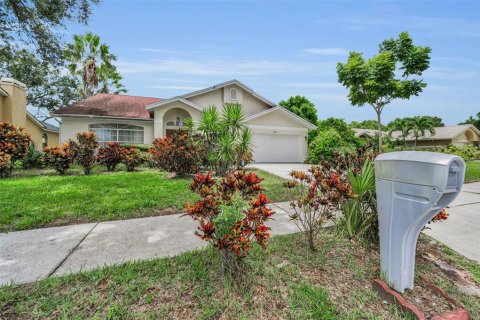 House in Palm Harbor, Florida 4 bedrooms, 208.84 sq.m. № 1912888 - photo 2