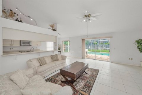 Casa en venta en Palm Harbor, Florida, 4 dormitorios, 208.84 m2 № 1912888 - foto 24
