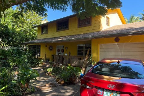 House in Miami, Florida 3 bedrooms, 227.89 sq.m. № 2013480 - photo 3