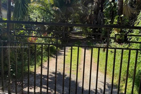 House in Miami, Florida 3 bedrooms, 227.89 sq.m. № 2013480