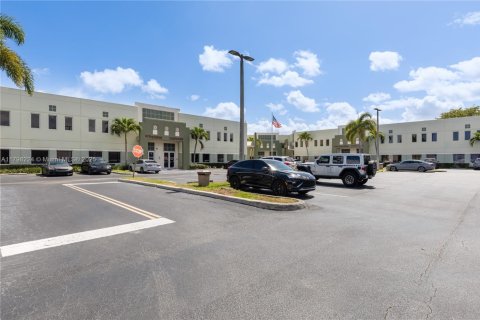 Commercial property in Boca Raton, Florida № 1875390 - photo 3