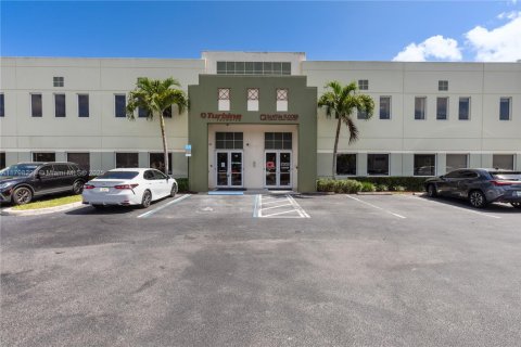 Commercial property in Boca Raton, Florida № 1875390 - photo 1