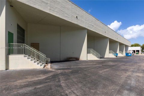 Commercial property in Boca Raton, Florida № 1875390 - photo 5