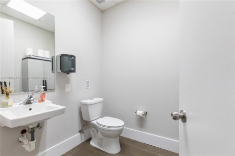 Commercial property in Boca Raton, Florida № 1875390 - photo 25