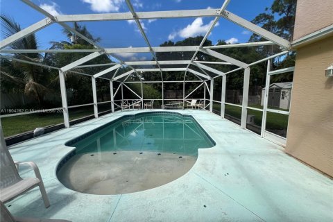 House in Port St. Lucie, Florida 5 bedrooms, 266.63 sq.m. № 1955087 - photo 4