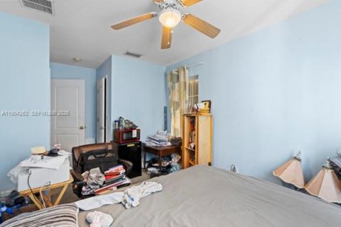 House in Port St. Lucie, Florida 5 bedrooms, 266.63 sq.m. № 1955087 - photo 22