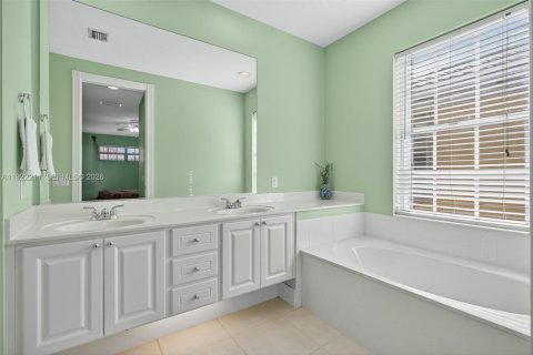 House in Jupiter, Florida 6 bedrooms, 302.68 sq.m. № 2055046 - photo 17