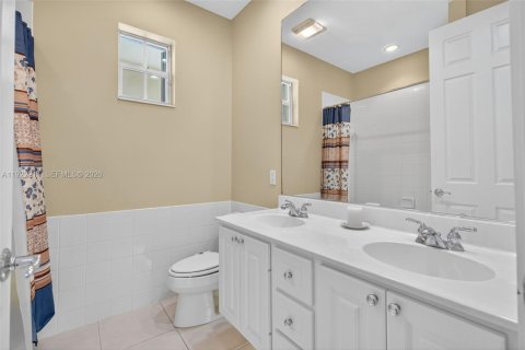 House in Jupiter, Florida 6 bedrooms, 302.68 sq.m. № 2055046 - photo 24