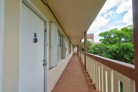 Condominio en venta en Coconut Creek, Florida, 2 dormitorios, 107.4 m2 № 2250493 - foto 19