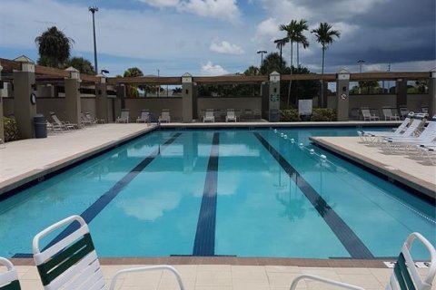 Condominio en venta en Coconut Creek, Florida, 2 dormitorios, 107.4 m2 № 2250493 - foto 18