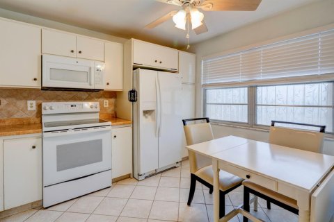 Condominio en venta en Coconut Creek, Florida, 2 dormitorios, 107.4 m2 № 2250493 - foto 2
