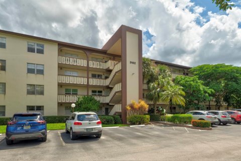 Condominio en Coconut Creek, Florida, 2 dormitorios № 2250493