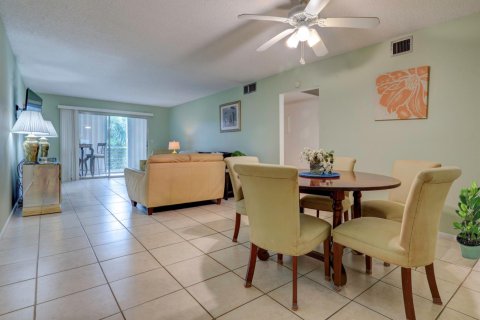 Condominio en venta en Coconut Creek, Florida, 2 dormitorios, 107.4 m2 № 2250493 - foto 6