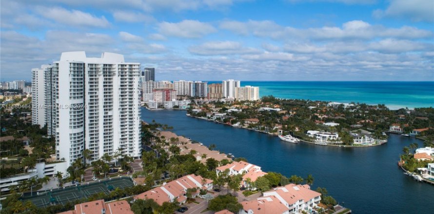 Condo in Aventura, Florida, 3 bedrooms № 1410712