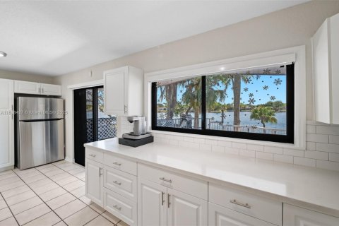 Casa en venta en Cutler Bay, Florida, 4 dormitorios, 167.97 m2 № 1775842 - foto 16
