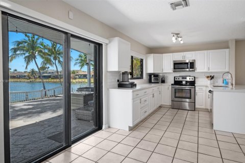 Casa en venta en Cutler Bay, Florida, 4 dormitorios, 167.97 m2 № 1775842 - foto 13