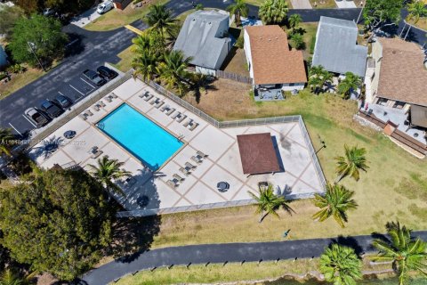 Casa en venta en Cutler Bay, Florida, 4 dormitorios, 167.97 m2 № 1775842 - foto 30