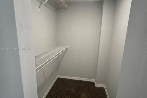 Condo in Fort Lauderdale, Florida, 2 bedrooms  № 1994901 - photo 8
