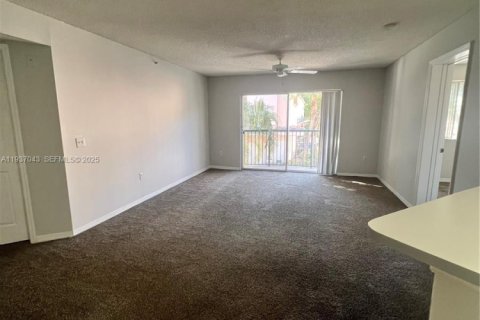 Condo in Fort Lauderdale, Florida, 2 bedrooms  № 1994901 - photo 10