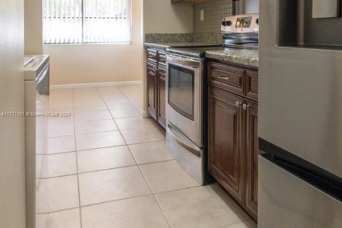 Condominio en venta en Plantation, Florida, 2 dormitorios, 90.12 m2 № 1697388 - foto 5