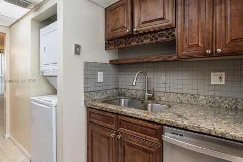 Condominio en venta en Plantation, Florida, 2 dormitorios, 90.12 m2 № 1697388 - foto 4