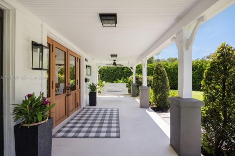 Casa en venta en Palmetto Bay, Florida, 5 dormitorios, 430.42 m2 № 2057357 - foto 3