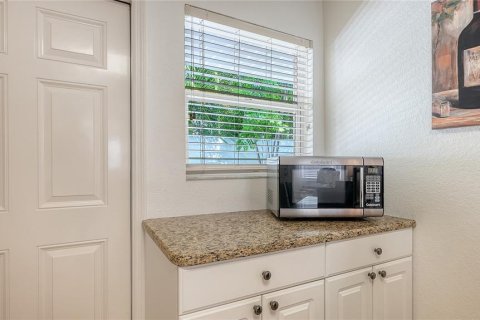 Condominio en venta en Sarasota, Florida, 2 dormitorios, 69.03 m2 № 2235568 - foto 9